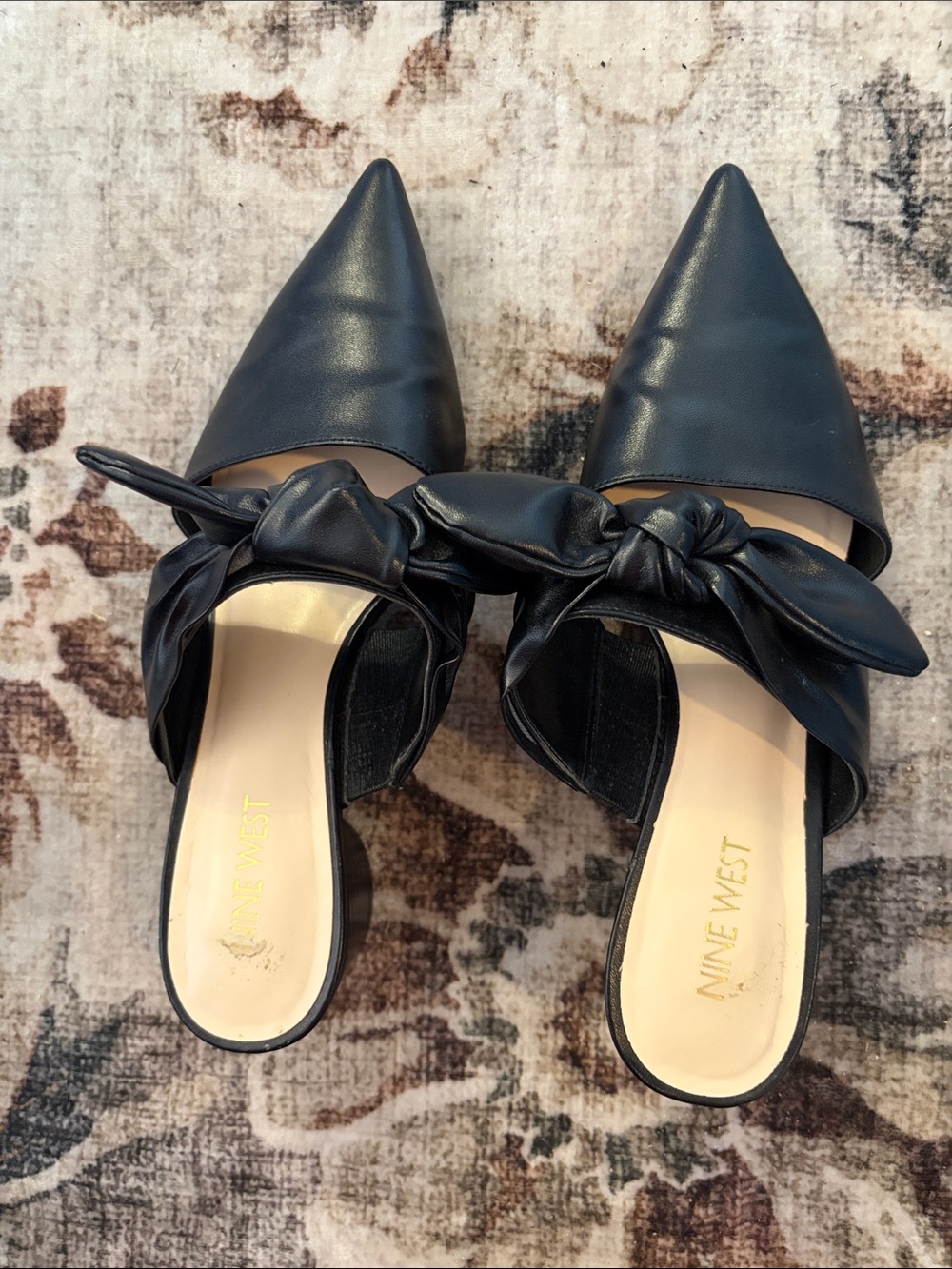 Nine West Black Pointed-Toe Bow Mules – Size 8M